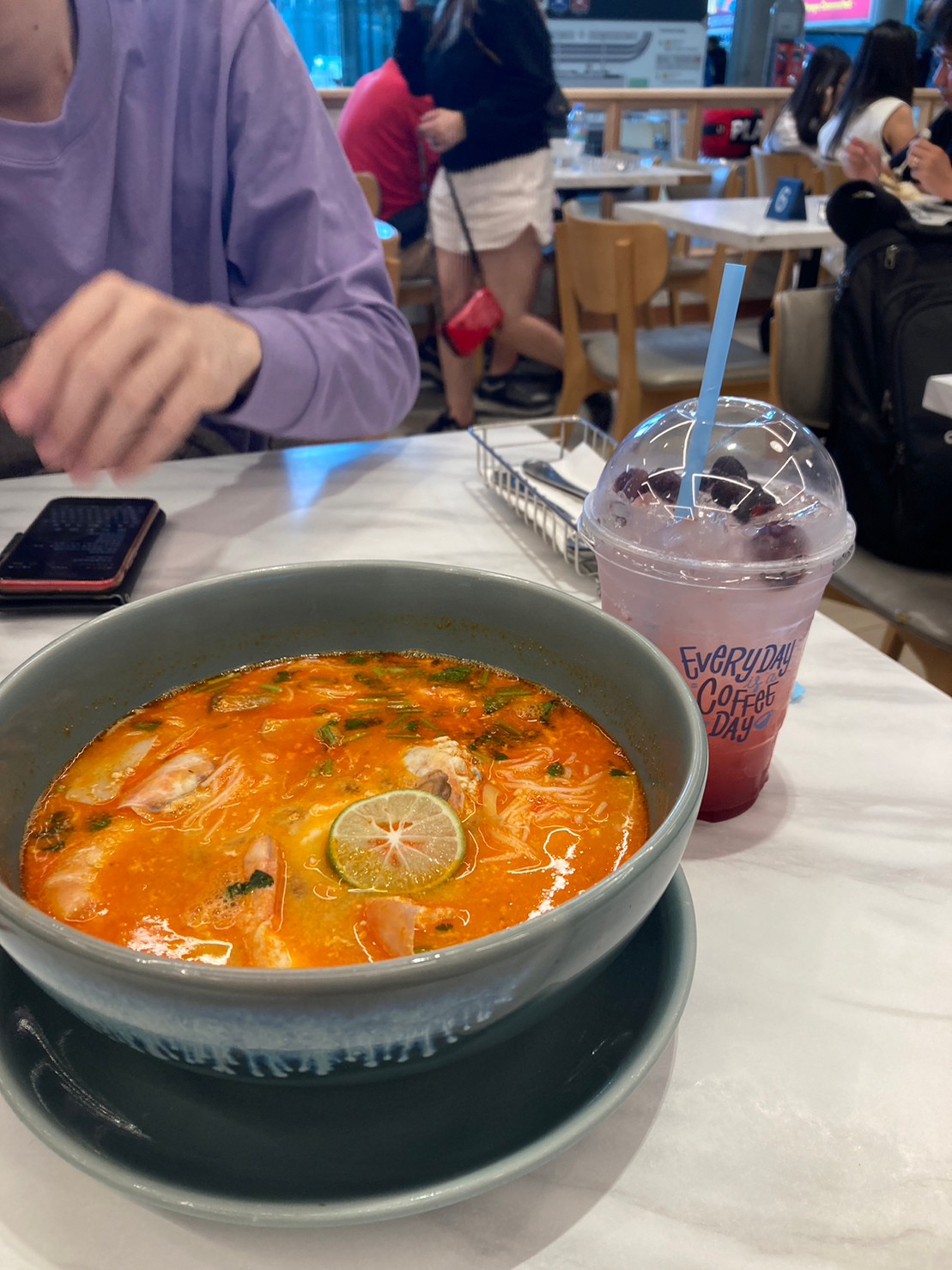 航班 https://dtks6emtee9cj.cloudfront.net/20230502/48.jpg