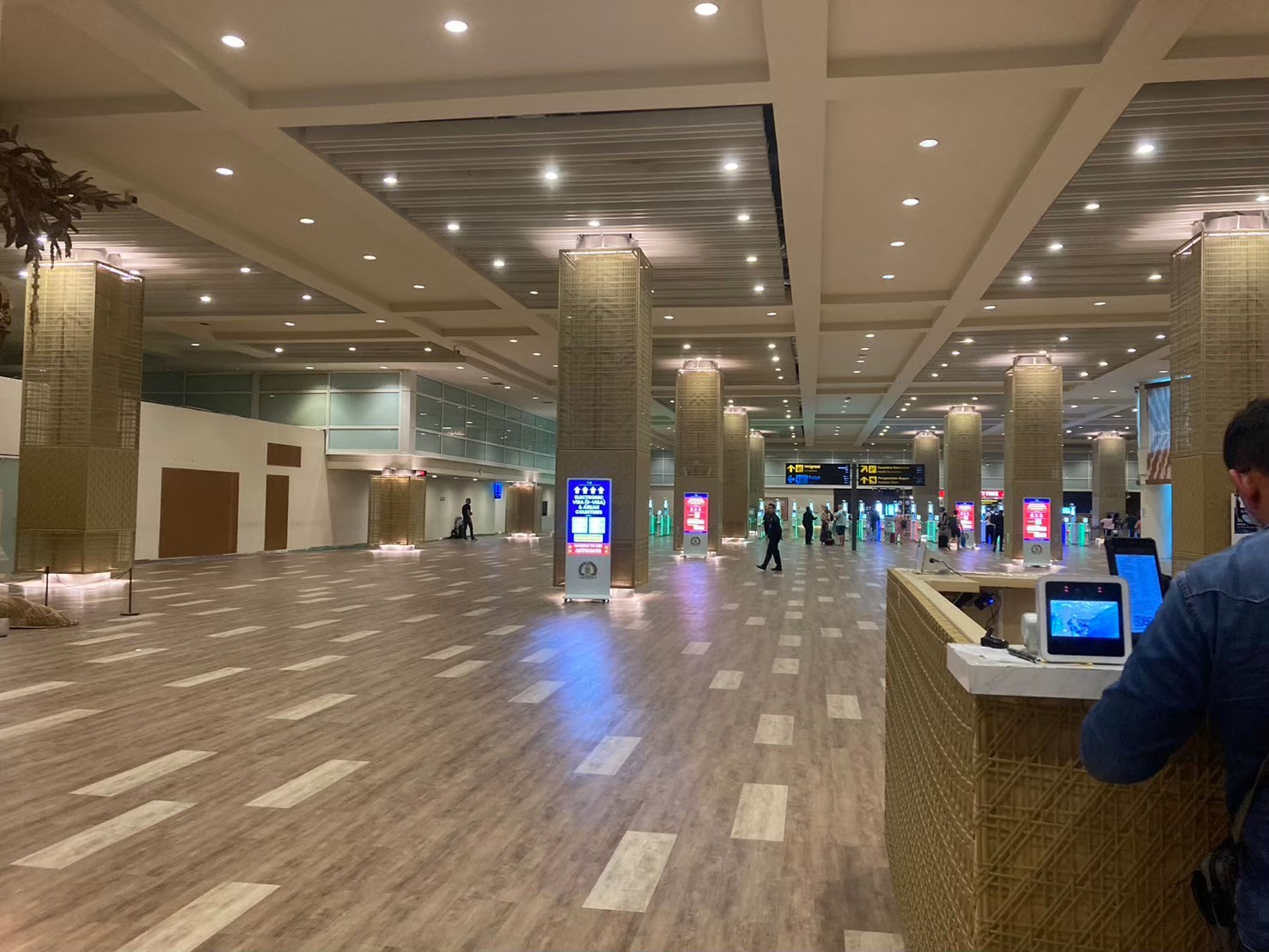 機場 https://dtks6emtee9cj.cloudfront.net/20240523/1014.jpg