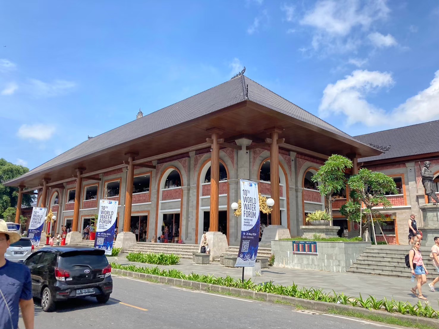 烏布市集 https://dtks6emtee9cj.cloudfront.net/20240523/2048.jpg