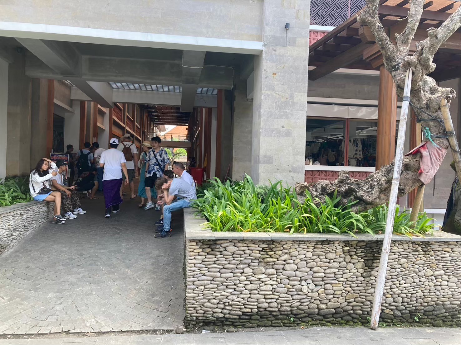 烏布市集 https://dtks6emtee9cj.cloudfront.net/20240523/2059.jpg