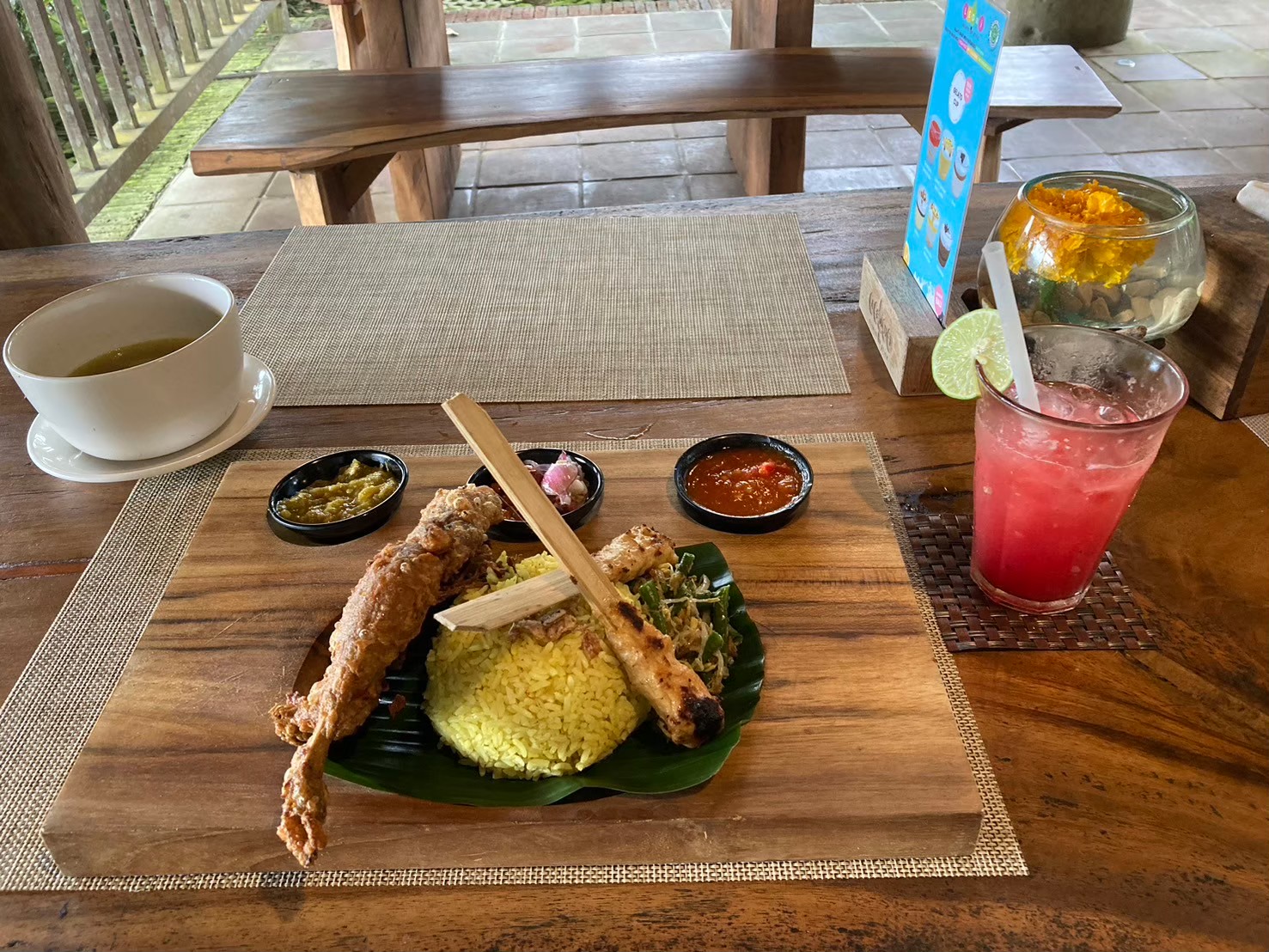 梯田吃飯 https://dtks6emtee9cj.cloudfront.net/20240523/2076.jpg