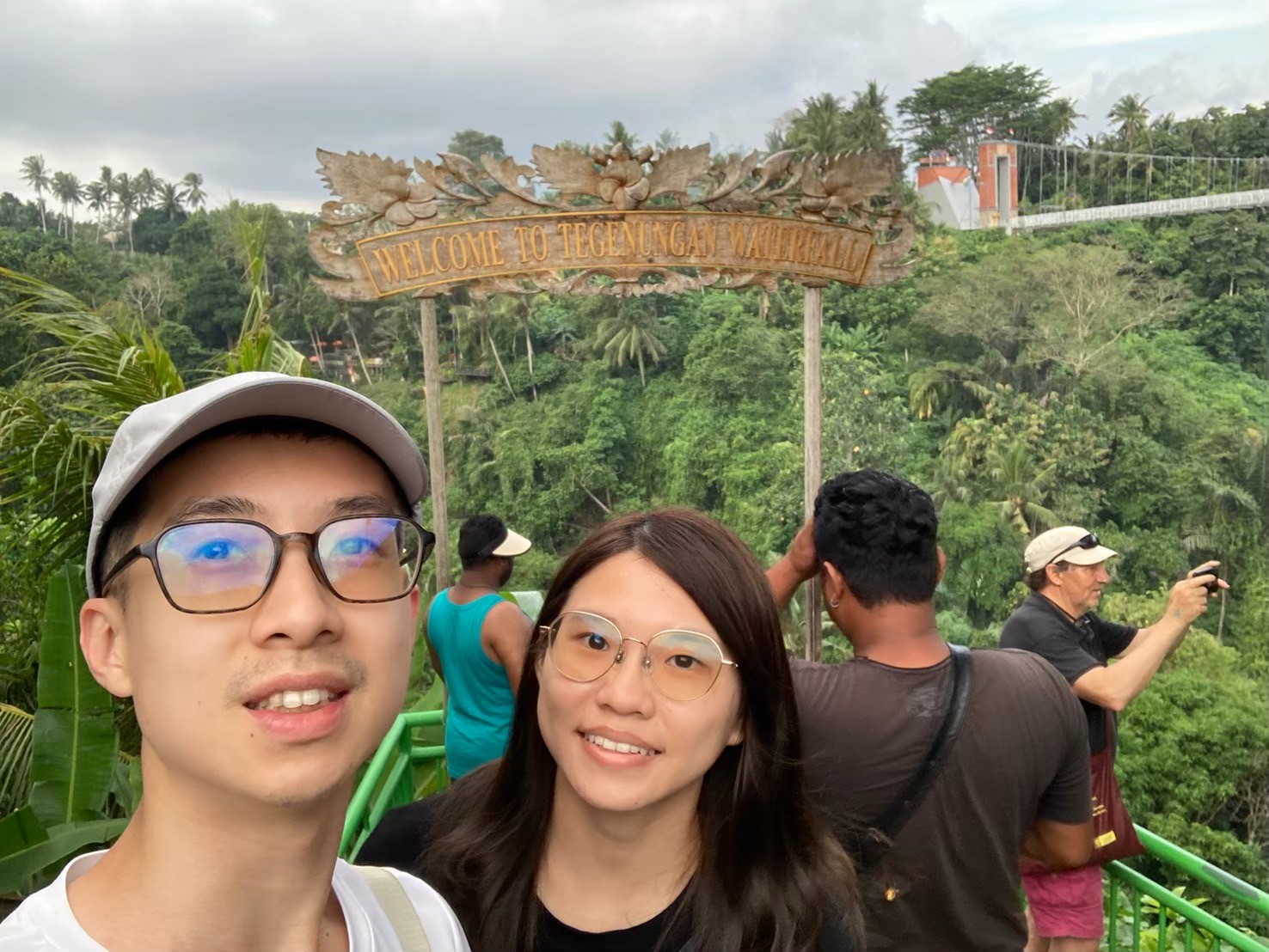 Tegenungan 瀑布 https://dtks6emtee9cj.cloudfront.net/20240523/2102.jpg