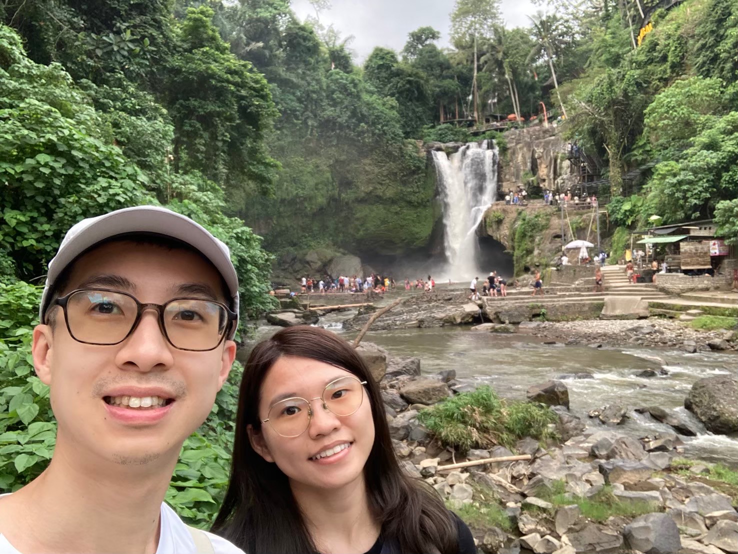 Tegenungan 瀑布 https://dtks6emtee9cj.cloudfront.net/20240523/2107.jpg