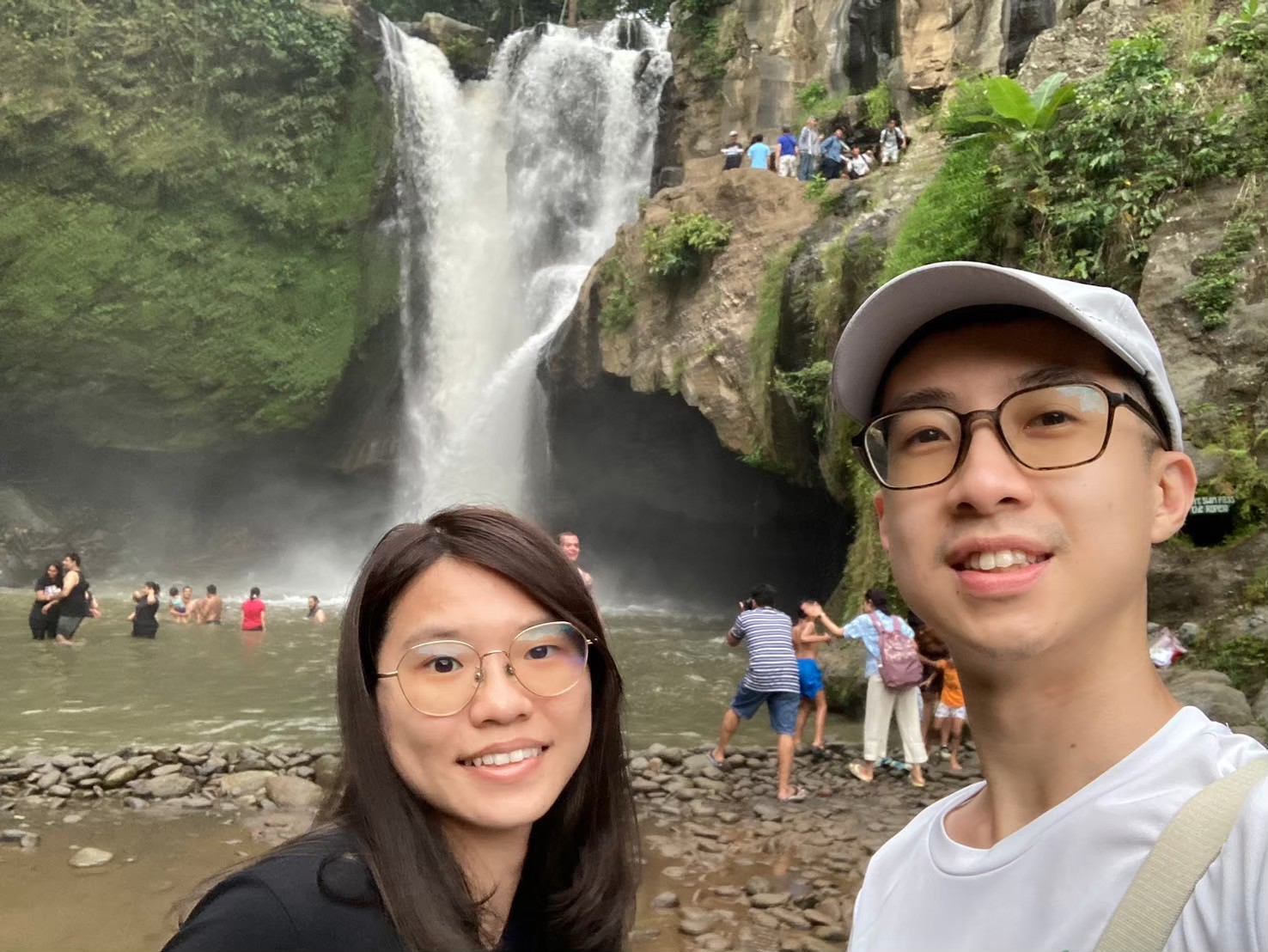 Tegenungan 瀑布 https://dtks6emtee9cj.cloudfront.net/20240523/2111.jpg