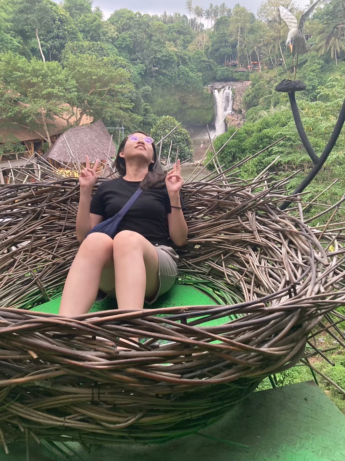 Tegenungan 瀑布 https://dtks6emtee9cj.cloudfront.net/20240523/2121.jpg