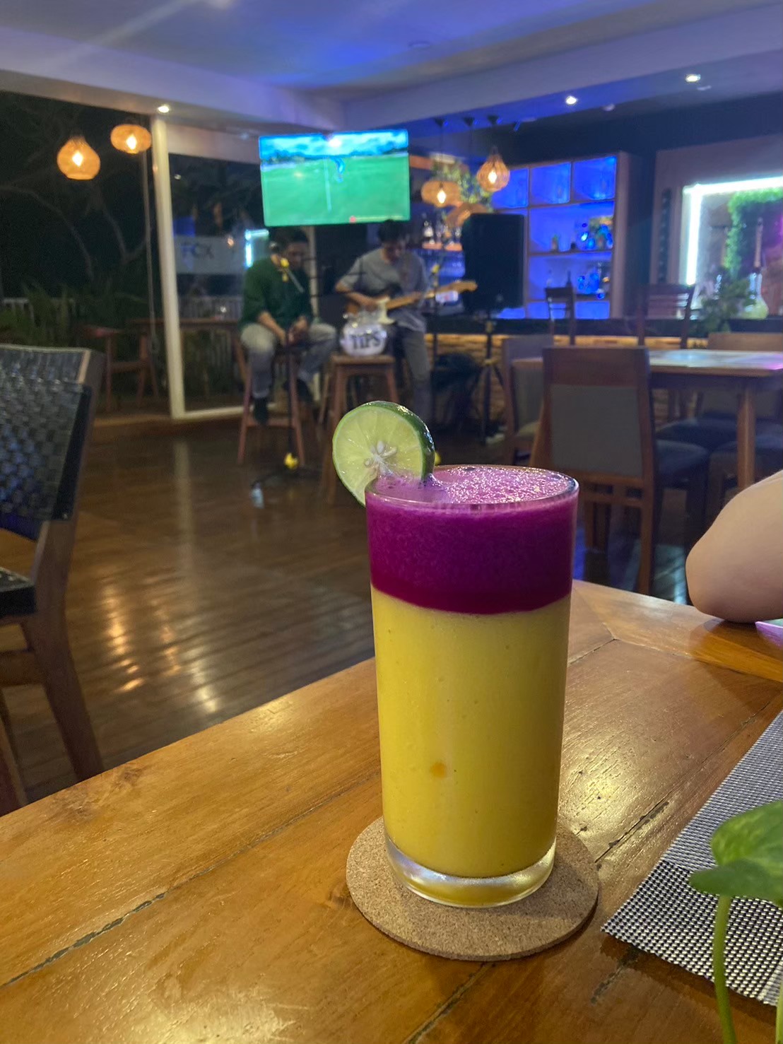 one night in fox https://dtks6emtee9cj.cloudfront.net/20240523/2142.jpg