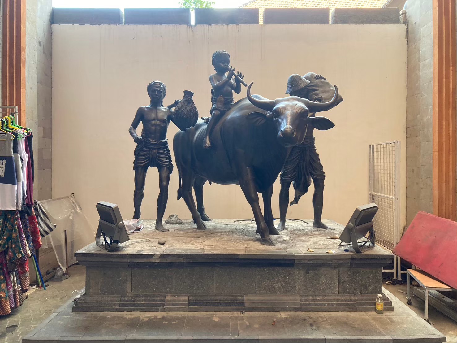 烏布市集 https://dtks6emtee9cj.cloudfront.net/20240523/2160.jpg