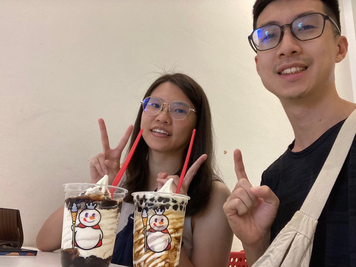 吃冰 https://dtks6emtee9cj.cloudfront.net/20240523/3039.jpg