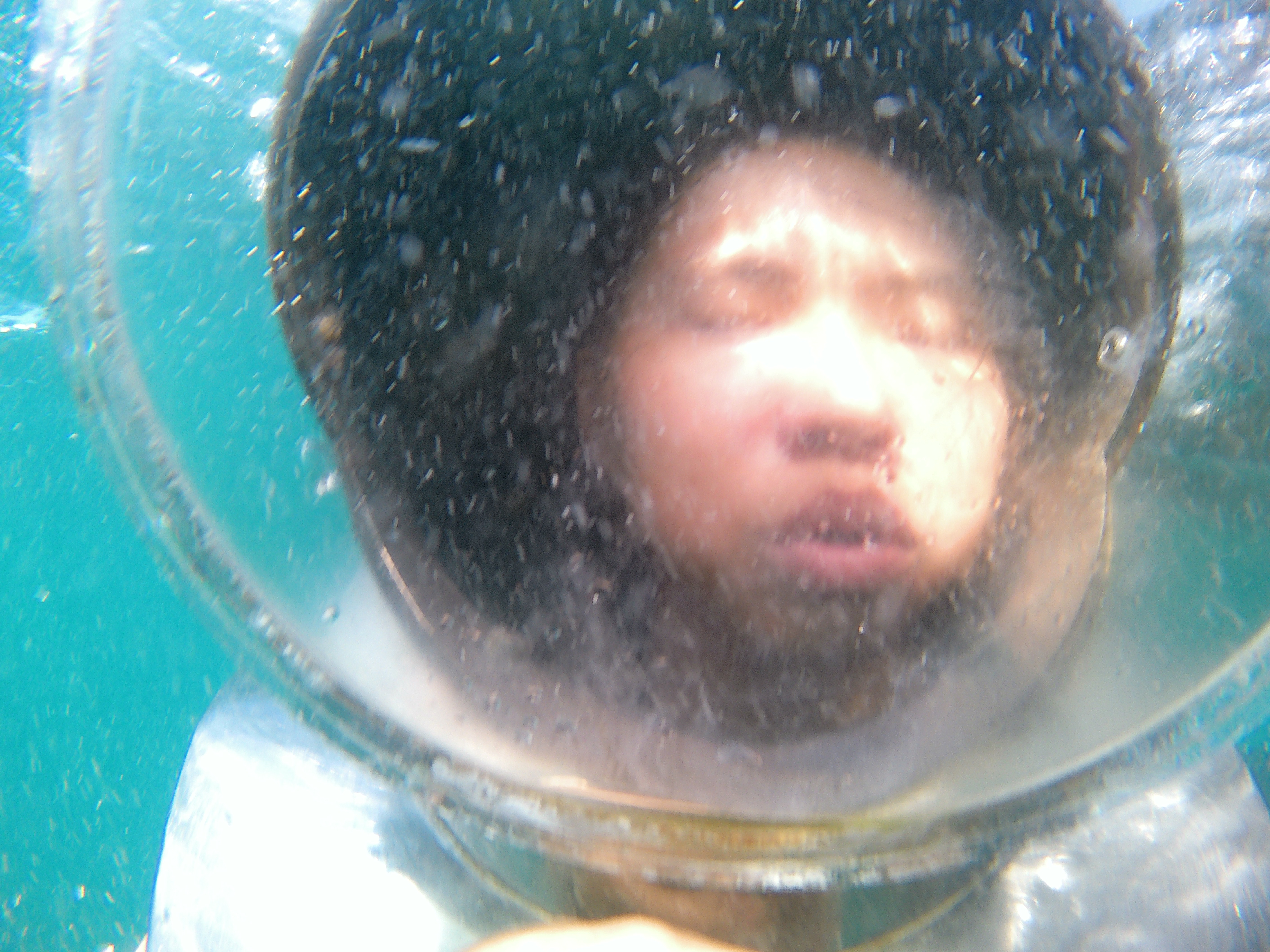 玩水 https://dtks6emtee9cj.cloudfront.net/20240523/3233.jpg