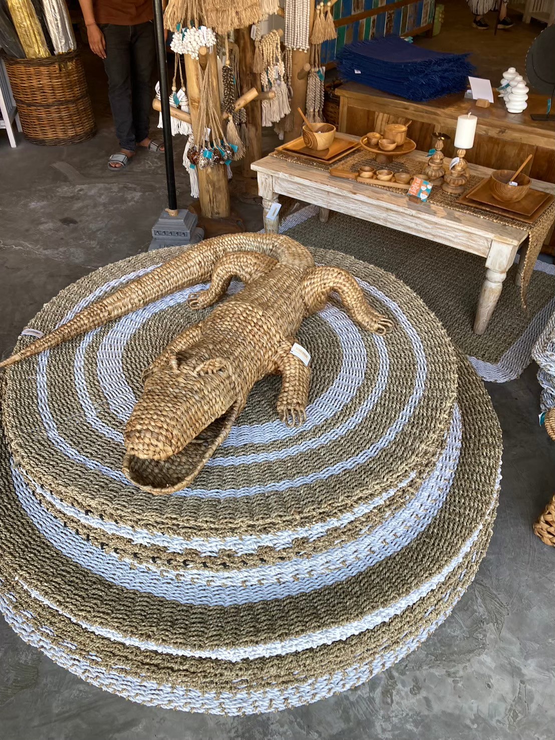 安達仕 https://dtks6emtee9cj.cloudfront.net/20240523/6049.jpg