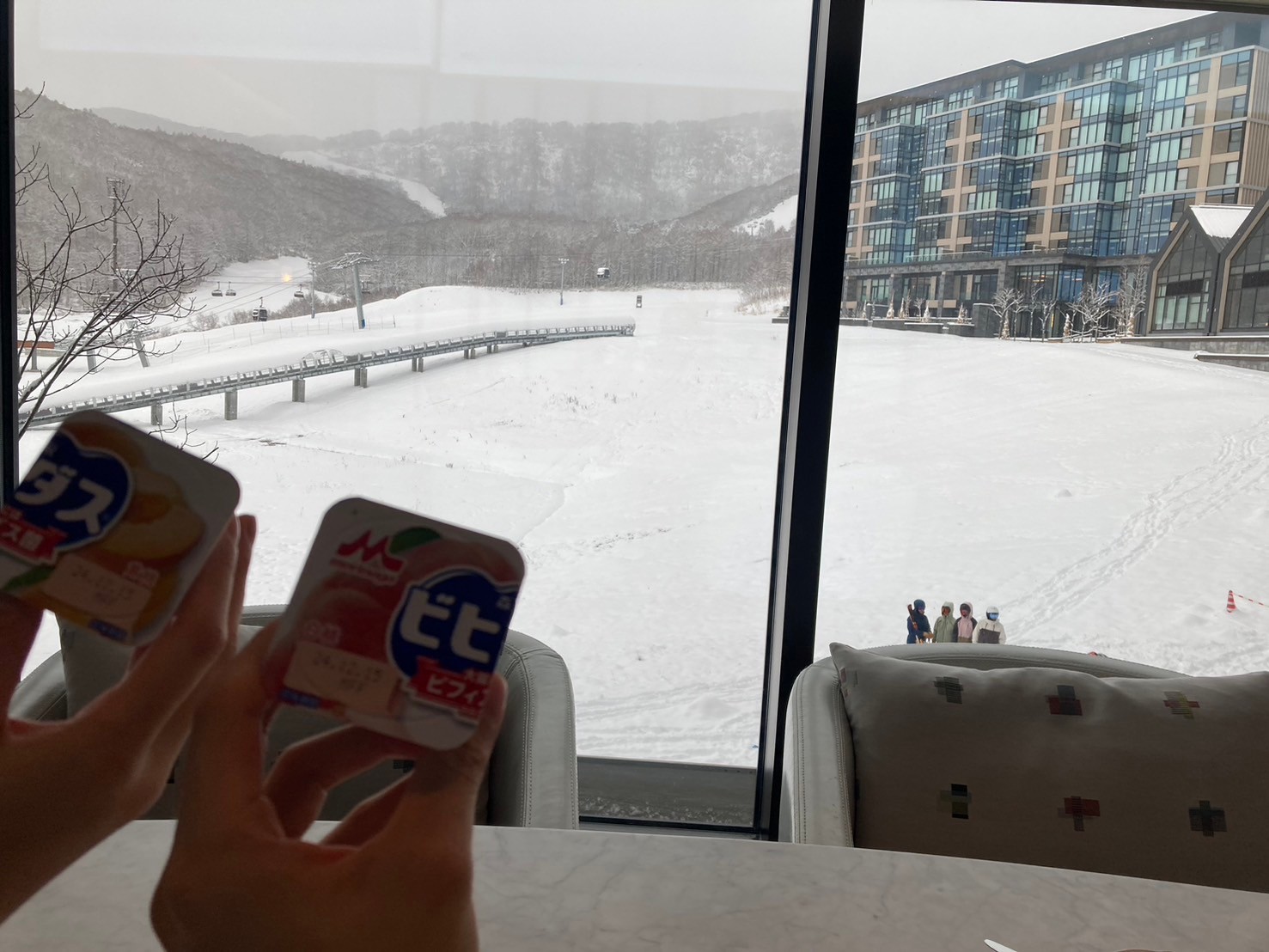 玩雪後休息 https://dtks6emtee9cj.cloudfront.net/20241130/12.jpg