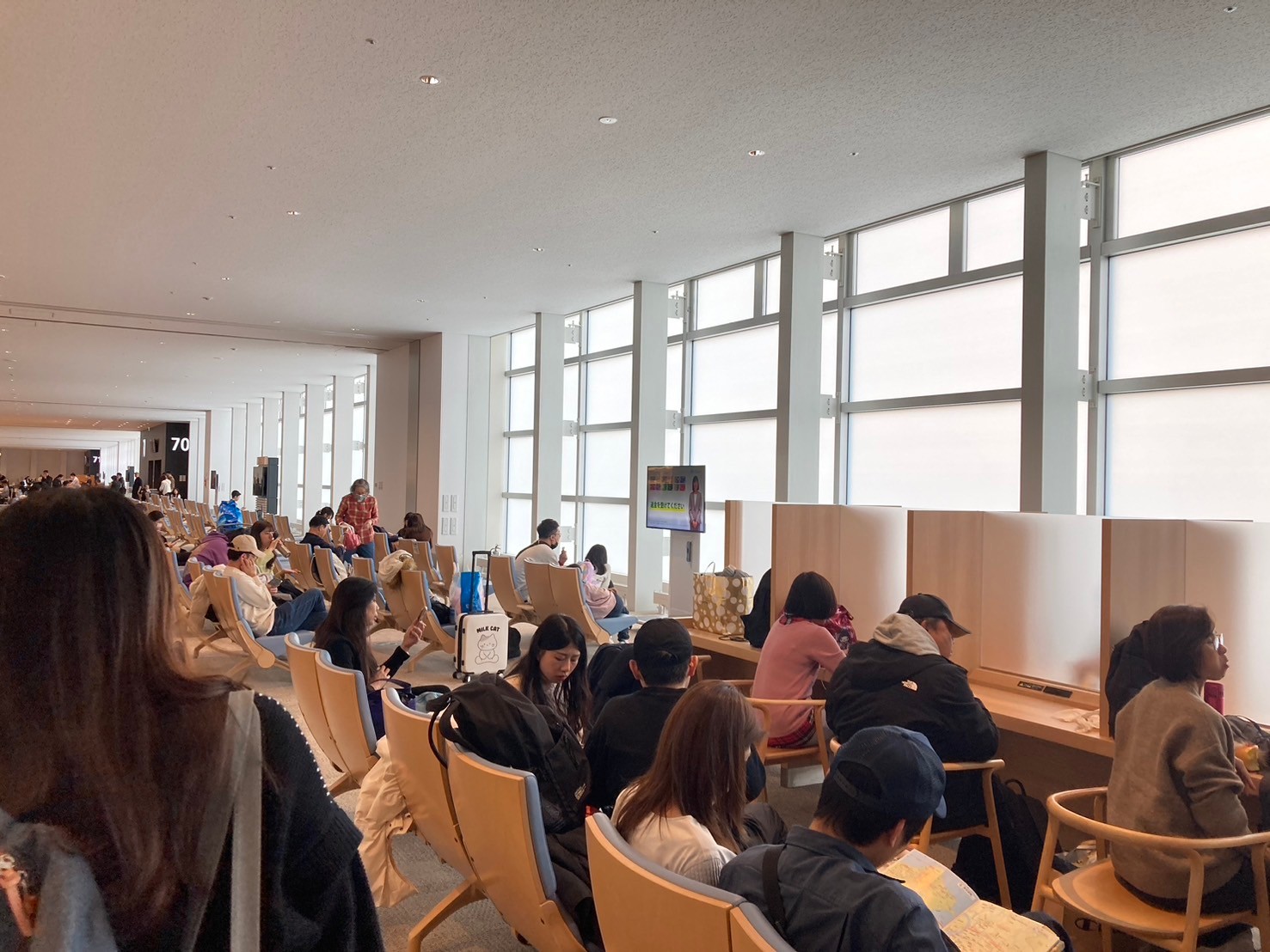 機場 https://dtks6emtee9cj.cloudfront.net/20241130/211.jpg