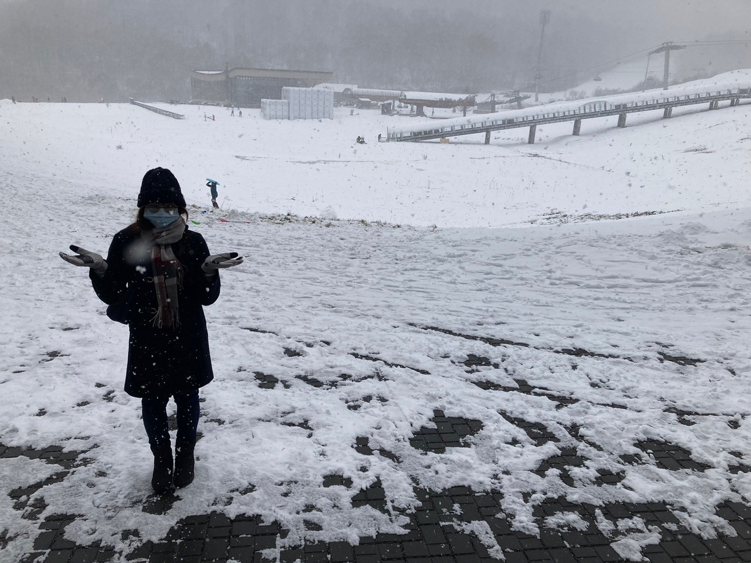 滑雪 https://dtks6emtee9cj.cloudfront.net/20241130/433.jpg