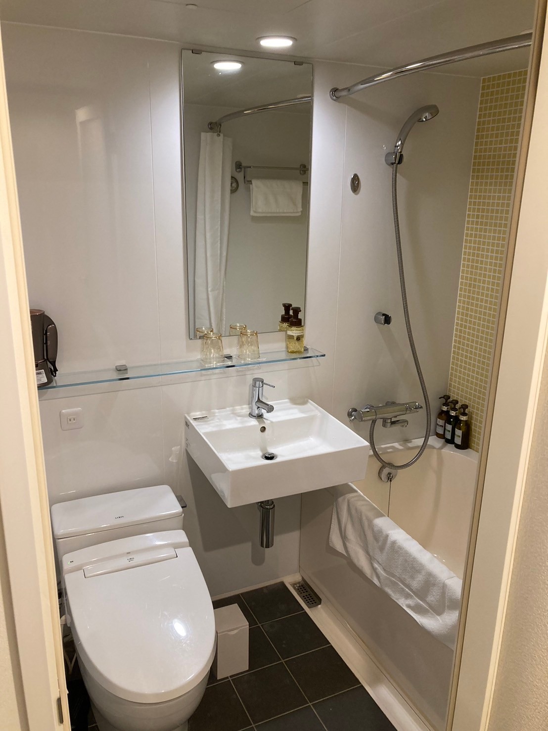 check in https://dtks6emtee9cj.cloudfront.net/20241130/558.jpg