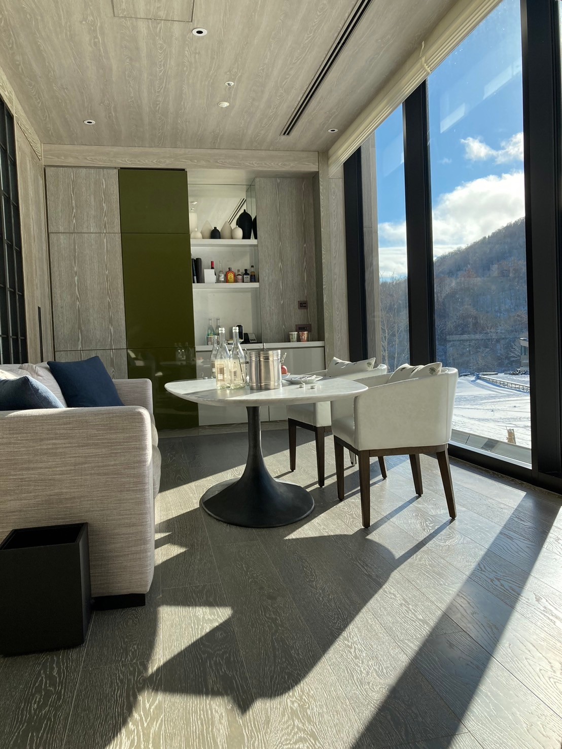 讚 https://dtks6emtee9cj.cloudfront.net/20241130/728.jpg