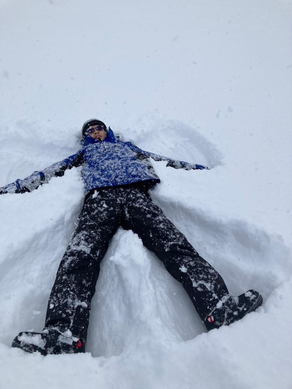 玩雪 https://dtks6emtee9cj.cloudfront.net/20241130/731.jpg