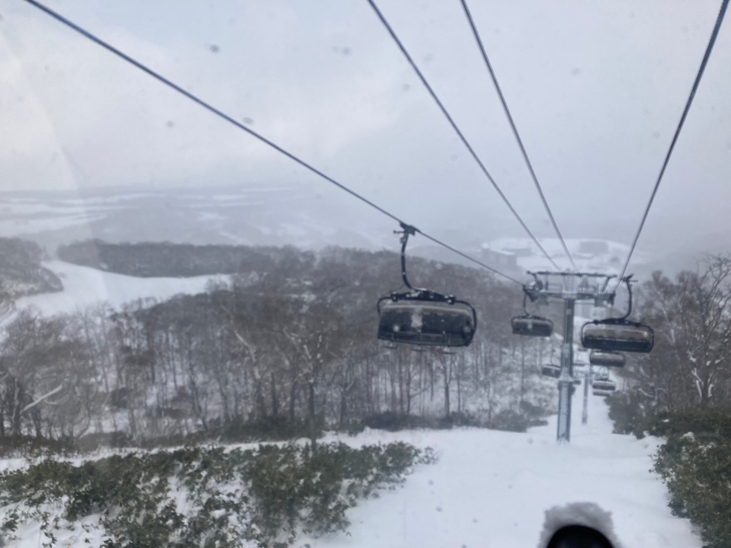 滑雪 https://dtks6emtee9cj.cloudfront.net/20241130/97.jpg