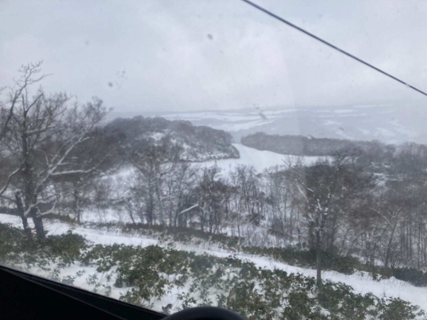 滑雪 https://dtks6emtee9cj.cloudfront.net/20241130/99.jpg